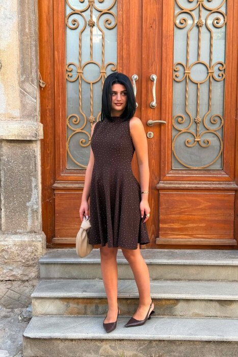 STONES DETAILS ONE COLOR WOMAN DRESS BROWN/KAFE - 2