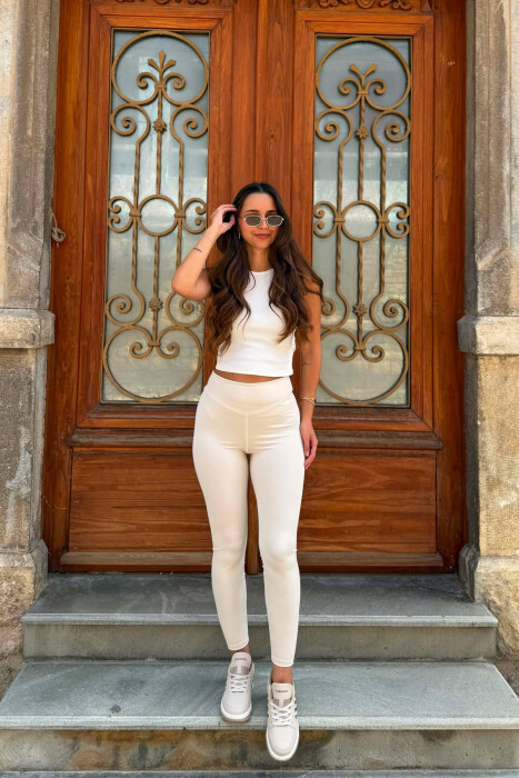 STREÇE TE THJESHTA NJE NGJYRESHE PER FEMRA NE NGJYRE KREM - KLAUDIO FASHION