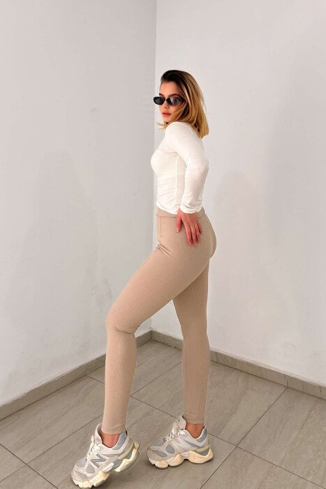STRECE TË THJESHTA PËR FEMRA NË NGJYRËN BEZHË - 5
