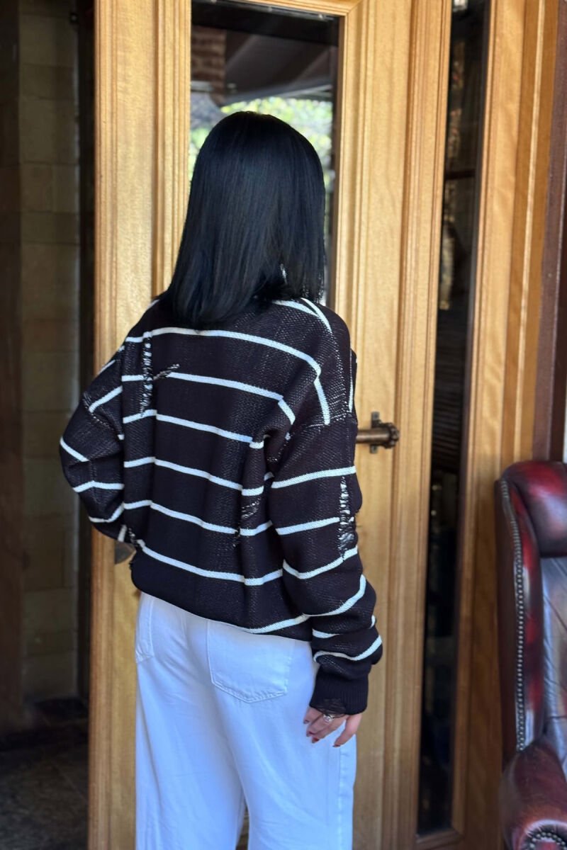 STRIPE DESIGN ROUND NECK WOMEN SWEATER BLACK/ E ZEZE - 5
