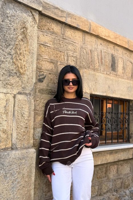 STRIPE DESIGN ROUND NECK WOMEN SWEATER BROWN/KAFE 