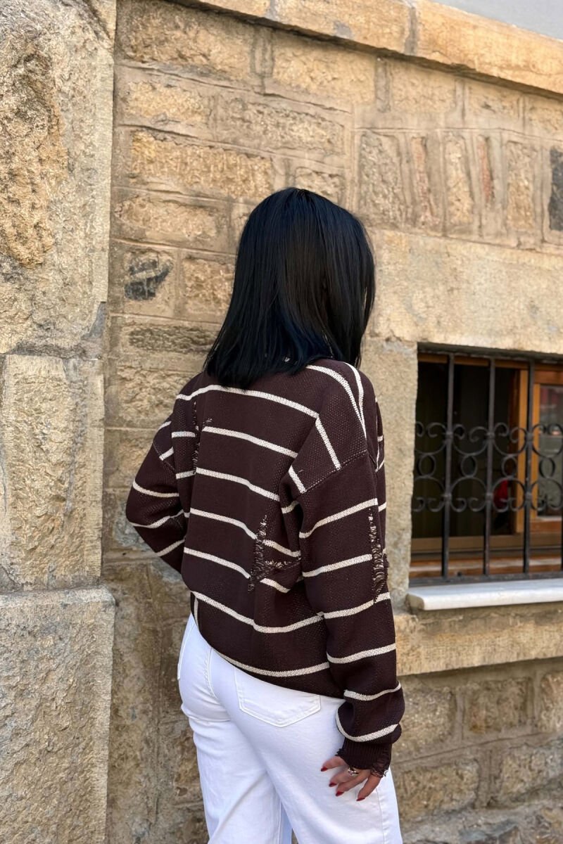 STRIPE DESIGN ROUND NECK WOMEN SWEATER BROWN/KAFE - 4
