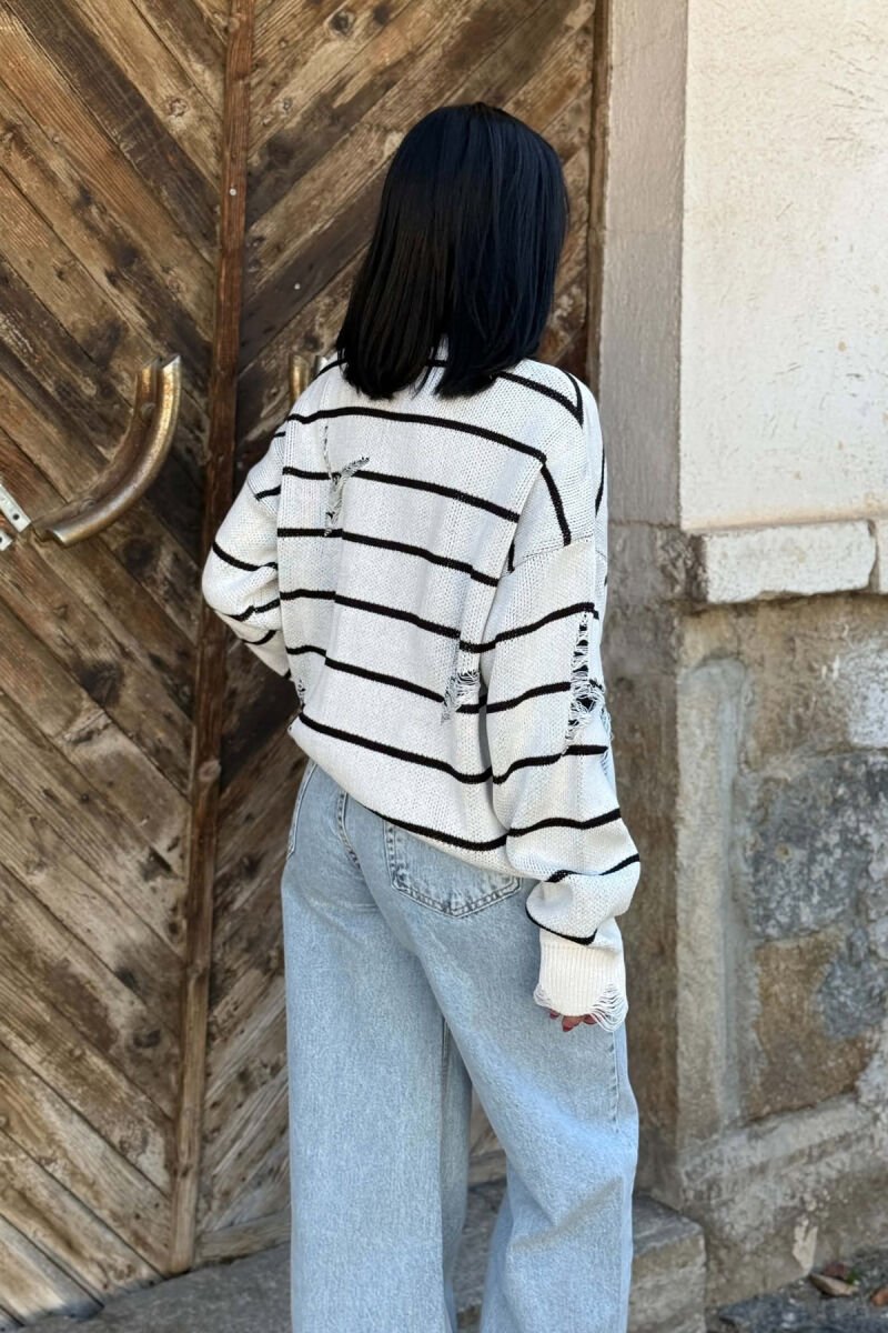 STRIPE DESIGN ROUND NECK WOMEN SWEATER WHITE-E BARDHE - 6