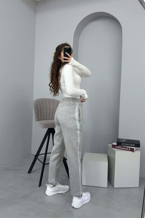 STRIPED ONE COLOR FLUFFY WOMEN SWEATPANTS LIGHT GREY/GZ - 3