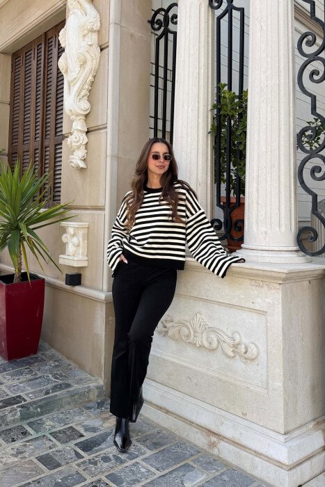 STRIPES DESIGN ROUND NECK WOMAN SWEATER BLACK/ E ZEZE - KLAUDIO FASHION