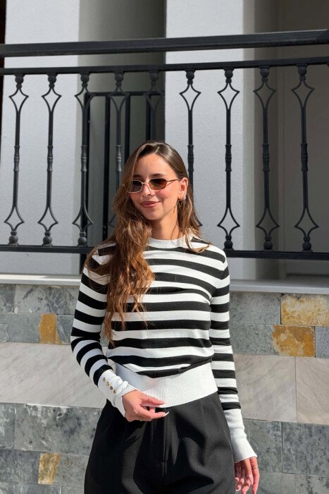 STRIPES DESIGN ROUND NECK WOMEN SWEATER WHITE-BLACK/BAZE - 1