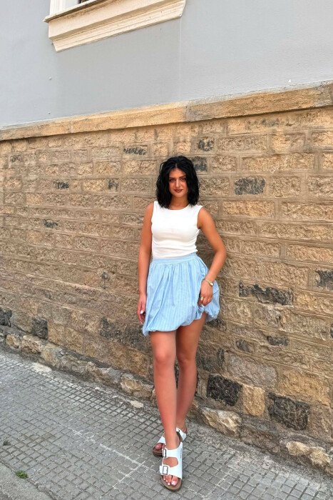 FUND I SHKURTËR ME VIJA PËR FEMRA NË NGJYRËN BLU E ZBARDHUR - KLAUDIO FASHION