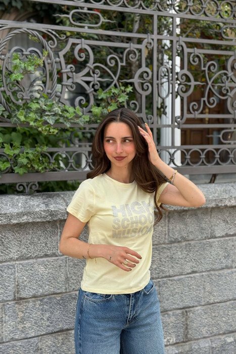 T-SHIRT PER FEMRA NE NGJYRE TE VERDHE - 1