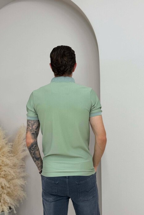 T-SHIRT I TEKSTURUAR ME JAKE POLO PER MESHKUJ NE NGJYRE MENTE - 2
