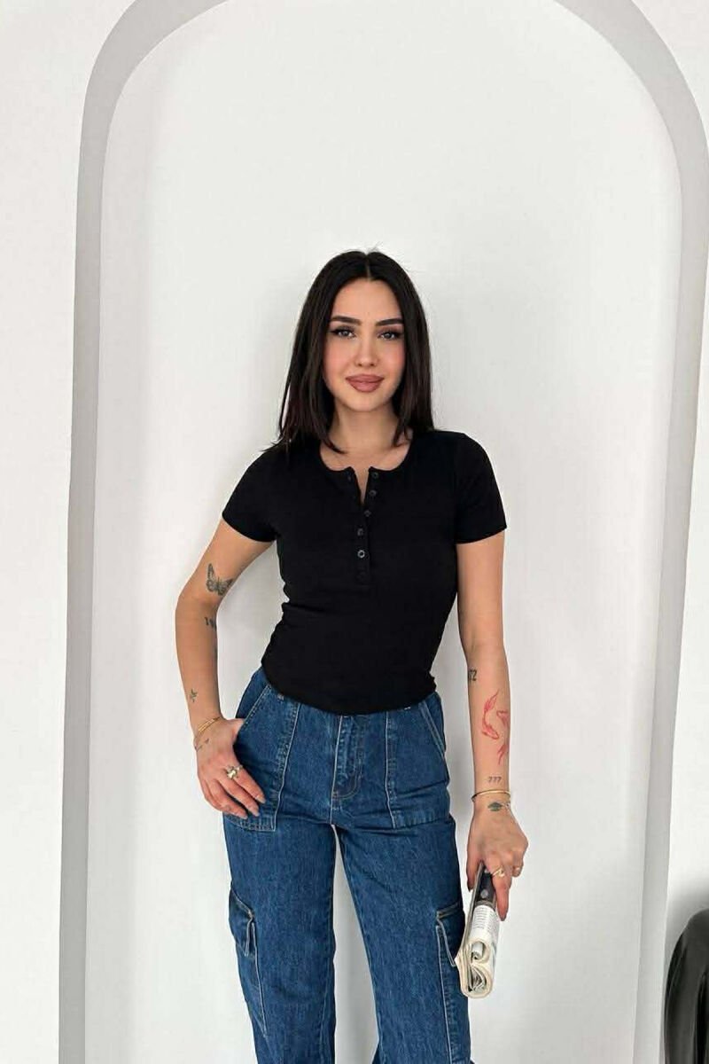 T-SHIRT I THJESHTE ME BUTONA PER FEMRA NE NGJYRE TE ZEZE - 1