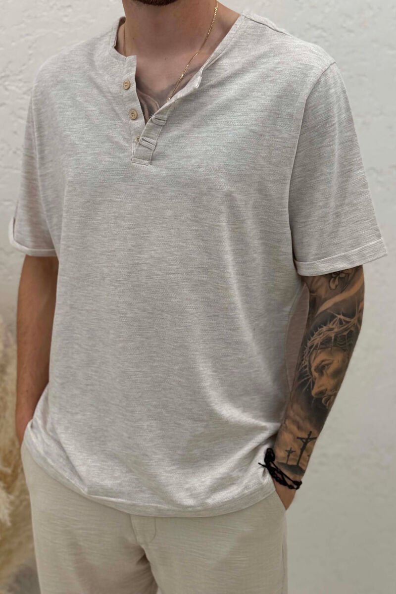 T-SHIRT I THJESHTË ME DETAJIN E KOPSAVE PËR MESHKUJ NË NGJYRËN KREM - 3