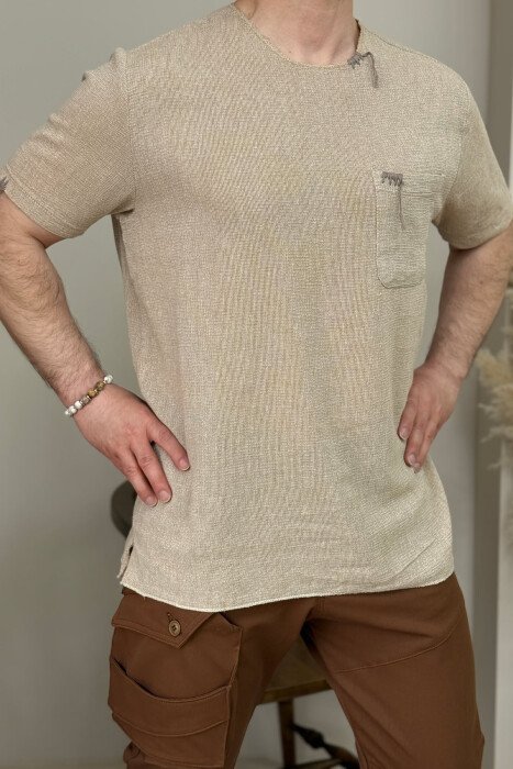 T-SHIRT I THJESHTË ME DETAJIN E XHEPIT PËR MESHKUJ NË NGJYRËN BEZHË - 3