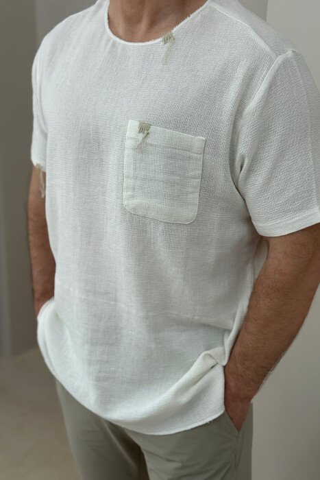T-SHIRT I THJESHTË ME DETAJIN E XHEPIT PËR MESHKUJ NË NGJYRËN E BARDHË - 2