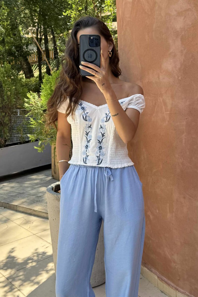 T-SHIRT I THJESHTË ME DIZAJNE PËR FEMRA NË NGJYRËN E BARDHË+BLU - 6