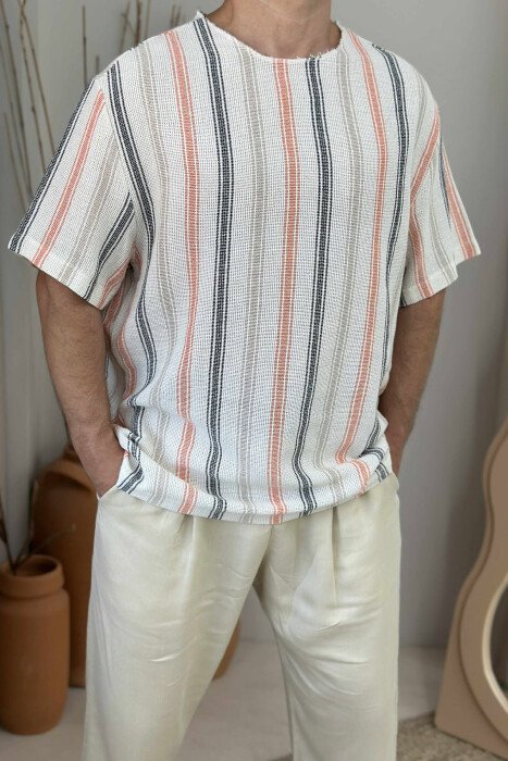 T-SHIRT I THJESHTË ME DIZAJNIN E VIJAVE PËR MESHKUJ NË NGJYRËN KREM+PORTOKALLI - 2
