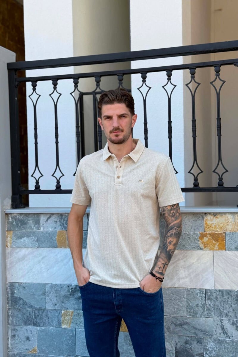 T-SHIRT I THJESHTE ME JAKE POLO PER MESHKUJ NE NGJYRE KREM - 1
