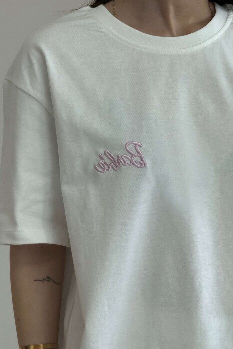 T-SHIRT I THJESHTË ME SHKRIM BARBIE PËR FEMRA NË NGJYRËN E BARDHË - 5