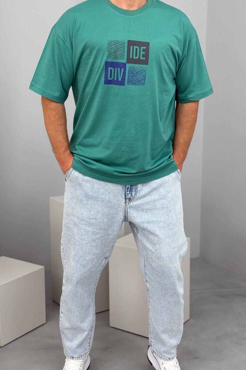 T-SHIRT I THJESHTË ME SHKRIME PËR MESHKUJ NË NGJYRËN JESHILE - 1