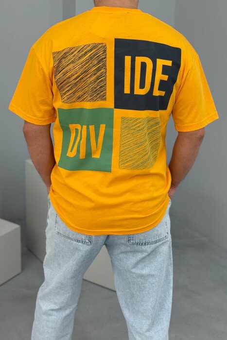 T-SHIRT I THJESHTË ME SHKRIME PËR MESHKUJ NË NGJYRËN MUSTARDË - 3