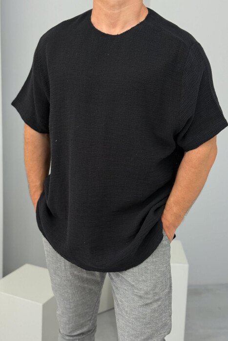 T-SHIRT NJË NGJYRËSH I THJESHTË PËR MESHKUJ NË NGJYRËN E ZEZË - 1
