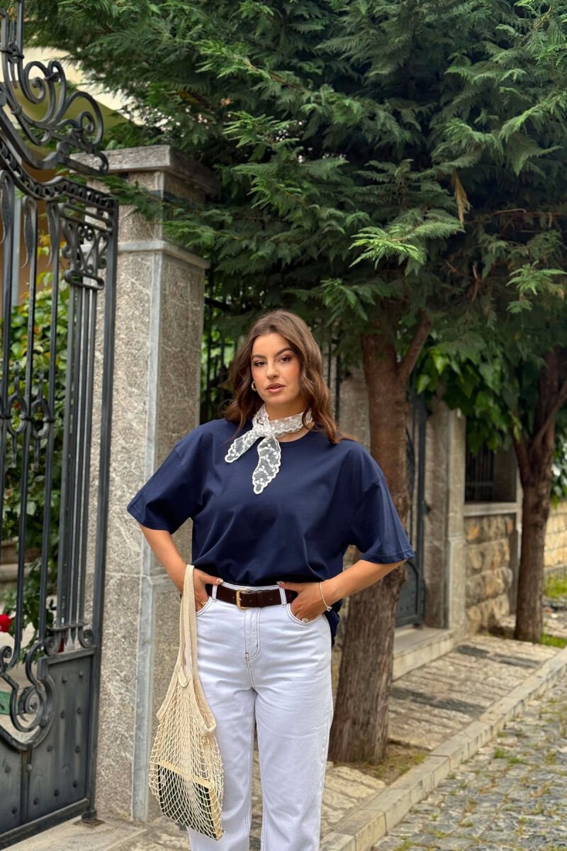 T-SHIRT I THJESHTE NJE NGJYRESH PER FEMRA NE NGJYRE BLU + 6 PALE ÇORAPE DHURATE - 4