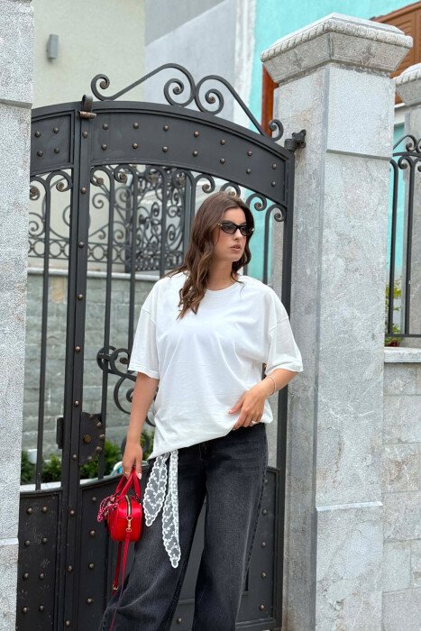 T-SHIRT I THJESHTE PER FEMRA NE NGJYRE TE BARDHE + 6 PALE ÇORAPE DHURATE - KLAUDIO FASHION