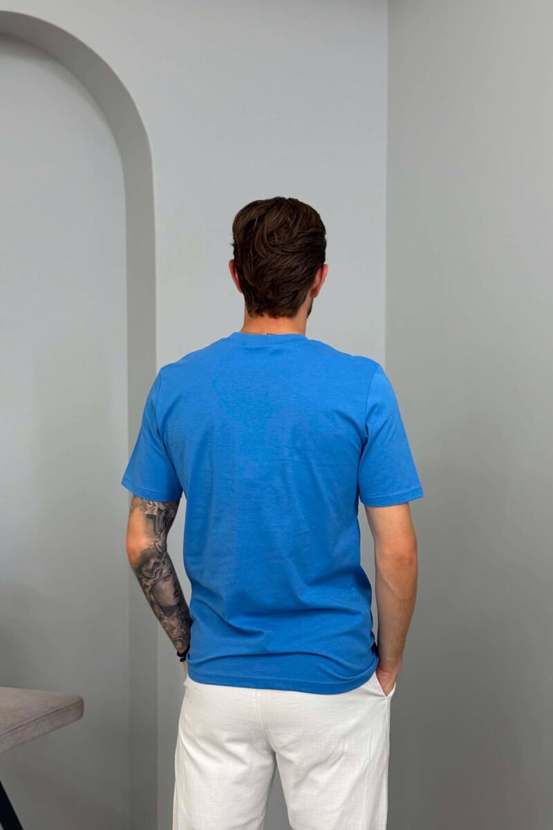 T-SHIRT I THJESHTE NJE NGJYRESH PER MESHKUJ NE NGJYRE BLU - 2
