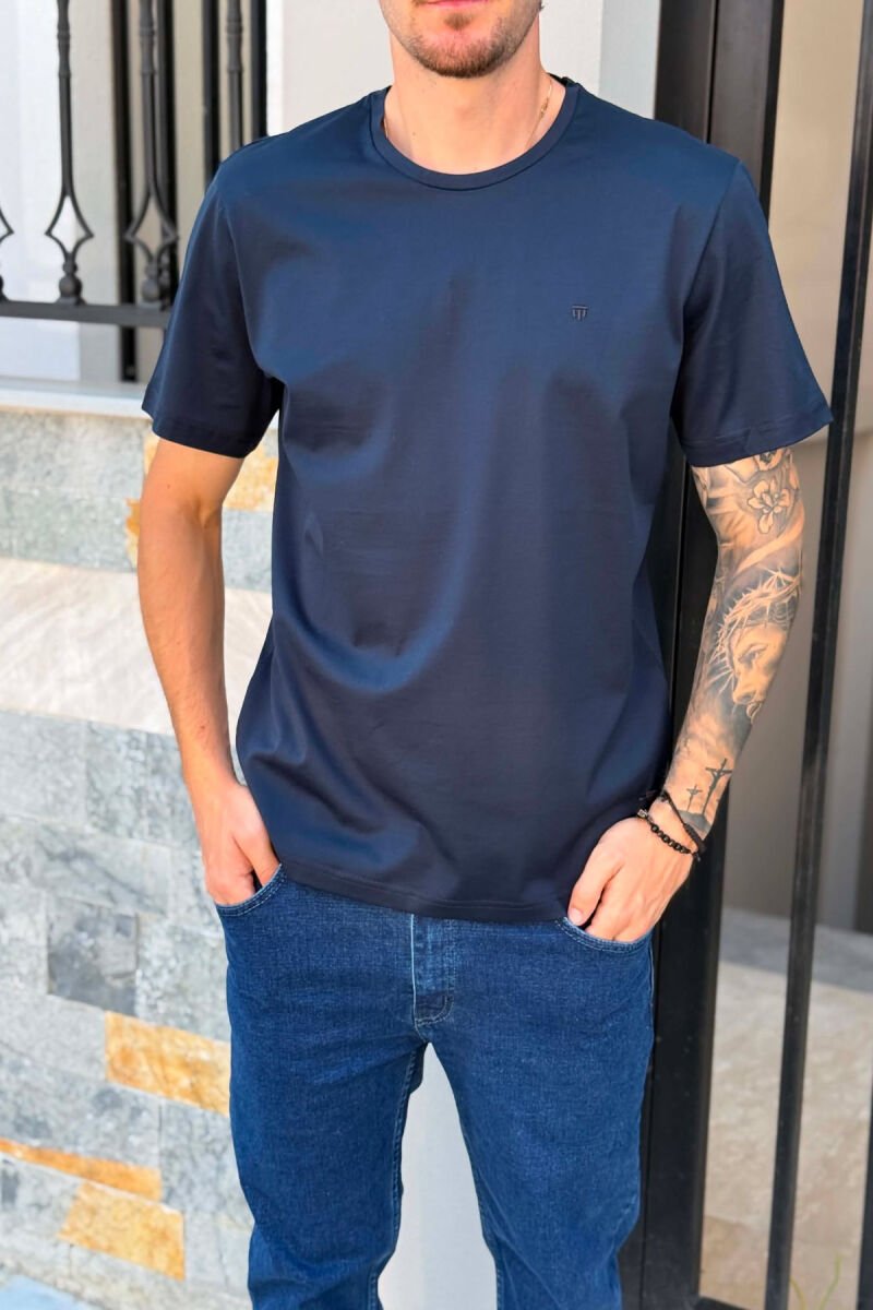 T-SHIRT I THJESHTE NJE NGJYRESH PER MESHKUJ NE NGJYRE BLU TE ERRET - 2