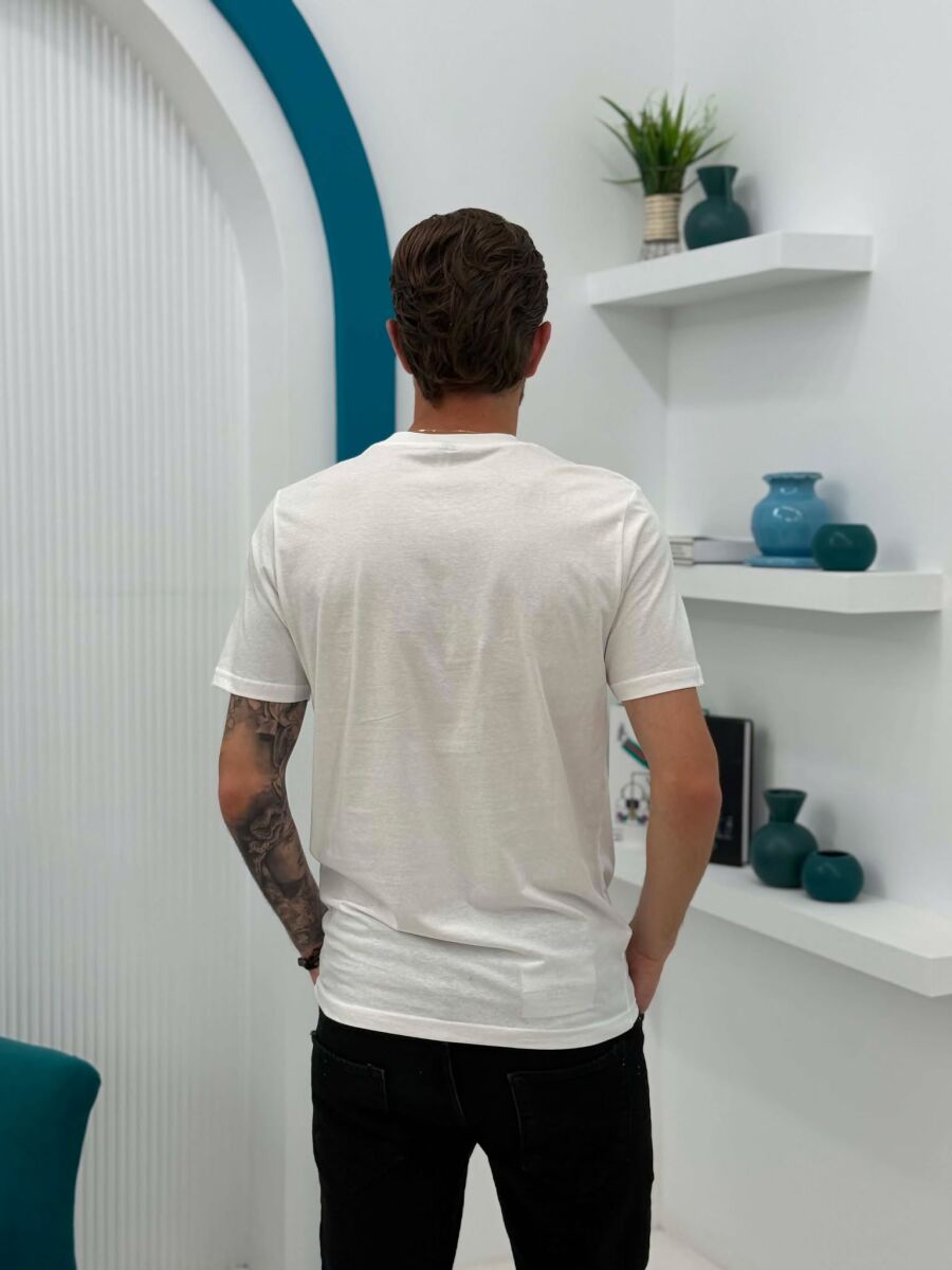 T-SHIRT I THJESHTE NJE NGJYRESH PER MESHKUJ NE NGJYRE TE BARDHE - 2