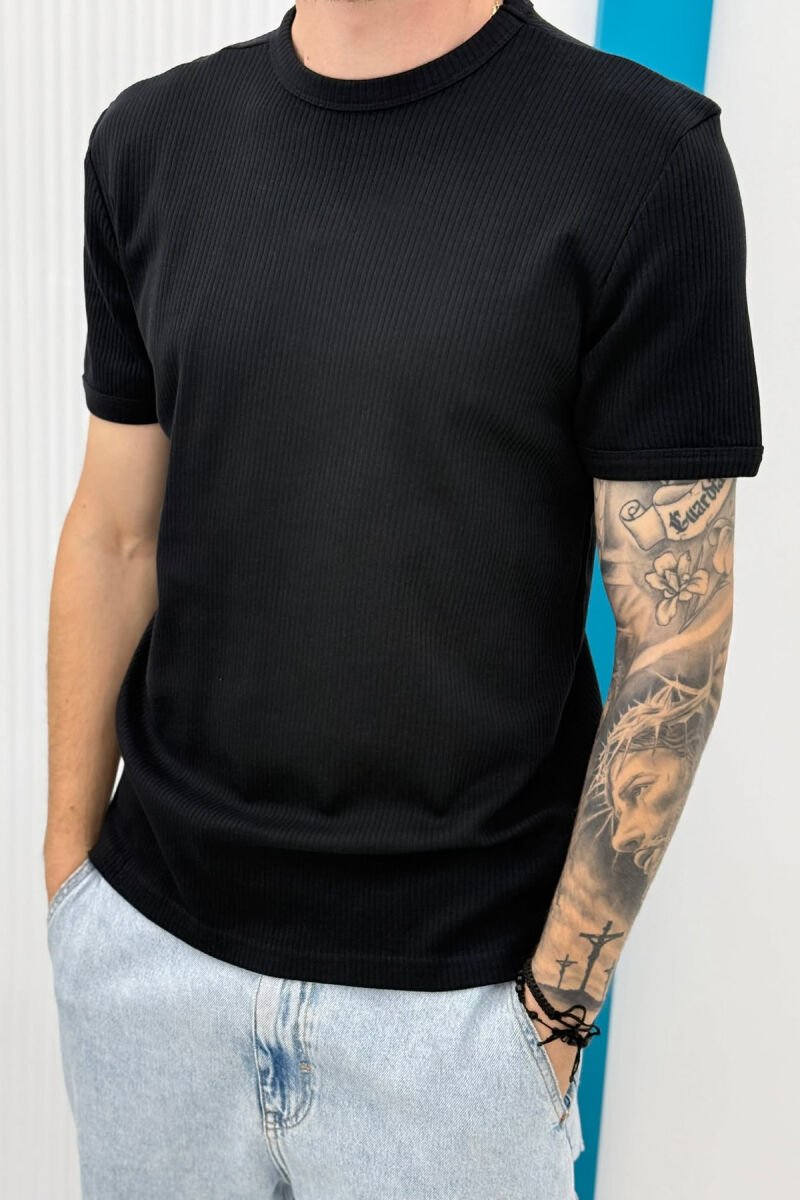 T-SHIRT I THJESHTE NJE NGJYRESH PER MESHKUJ NE NGJYRE TE ZEZE - 2