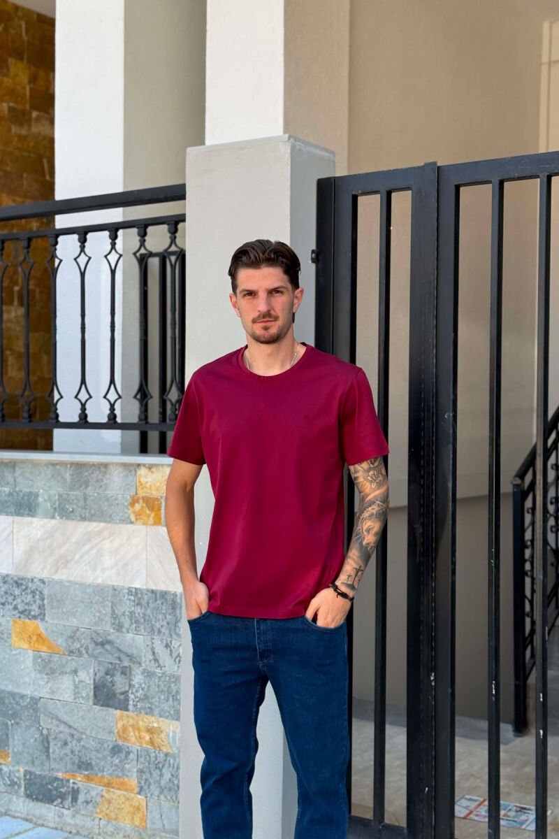 T-SHIRT I THJESHTE NJE NGJYRESH PER MESHKUJ NE NGJYRE VISHNJE - 1