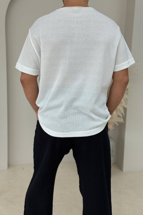 T-SHIRT NJË NGJYRËSH I THJESHTË PËR MESHKUJ NË NGJYRËN E BARDHË - 2
