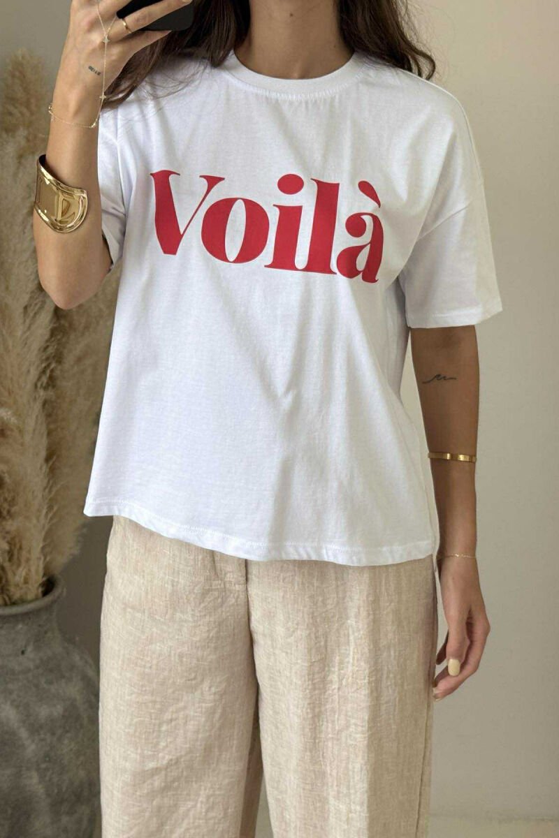 T-SHIRT I THJESHTË PËR FEMRA ME SHKRIM VOILA NË NGJYRËN E BARDHË - 1