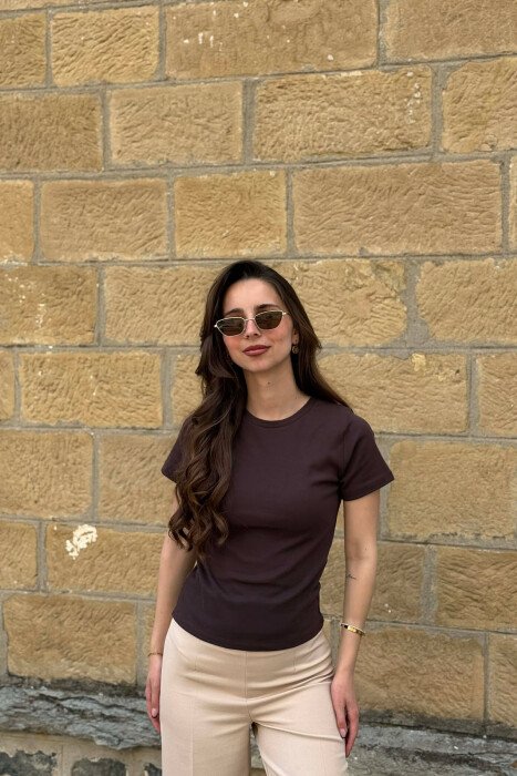 T-SHIRT I THJESHTE PER FEMRA NE NGJYRE KAFE TE ERRET - 1