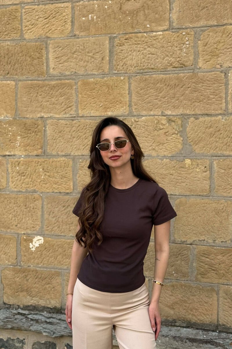 T-SHIRT I THJESHTE PER FEMRA NE NGJYRE KAFE TE ERRET - 1