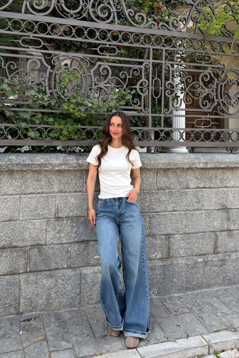 T-SHIRT I THJESHTE PER FEMRA NE NGJYRE TE BARDHE - 2