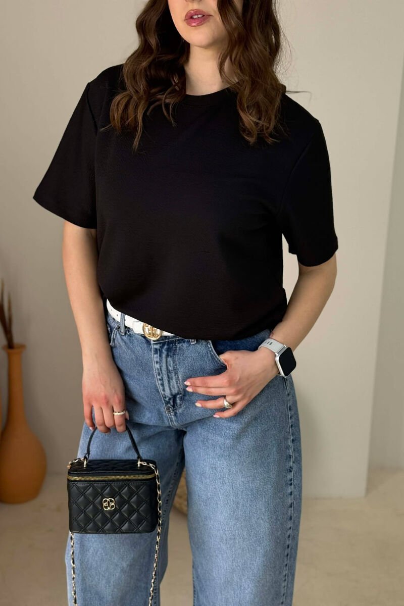 T-SHIRT I THJESHTE NJE NGJYRESH PER FEMRA NE NGJYRE TE ZEZE + 6 PALE ÇORAPE DHURATE - 3