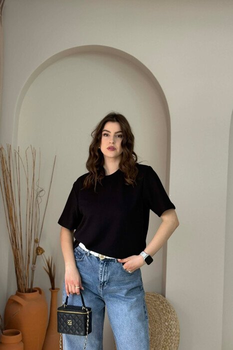 T-SHIRT I THJESHTE NJE NGJYRESH PER FEMRA NE NGJYRE TE ZEZE + 6 PALE ÇORAPE DHURATE - 4