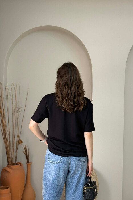 T-SHIRT I THJESHTE NJE NGJYRESH PER FEMRA NE NGJYRE TE ZEZE + 6 PALE ÇORAPE DHURATE - 5