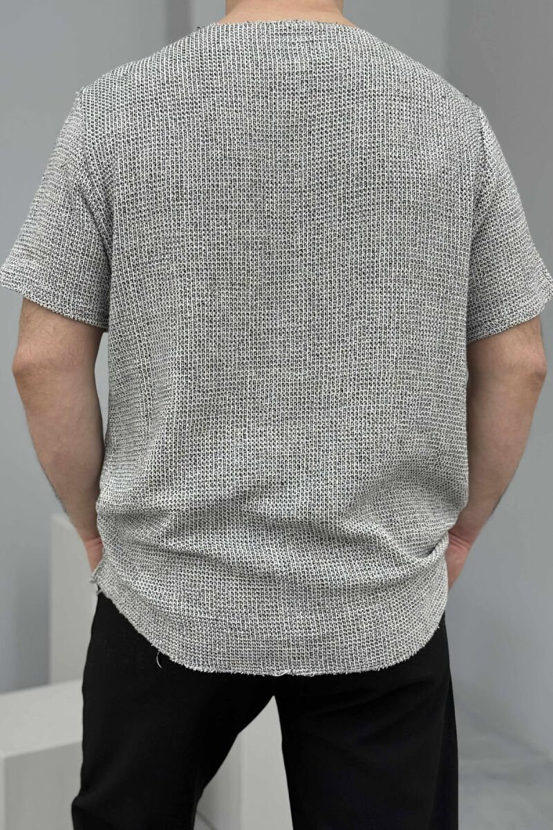 T-SHIRT ME DETAJE TË THJESHTA PËR FEMRA NË NGJYRËN GRI - 2