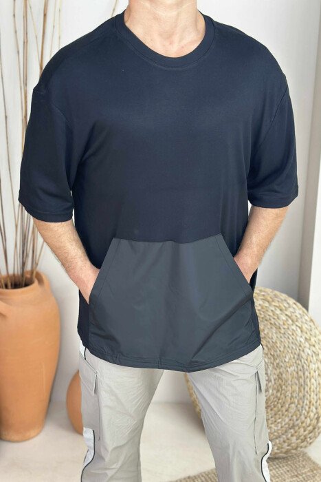 T-SHIRT ME DETAJIN E XHEPIT PËR MESHKUJ NË NGJYRËN E ZEZË - 3