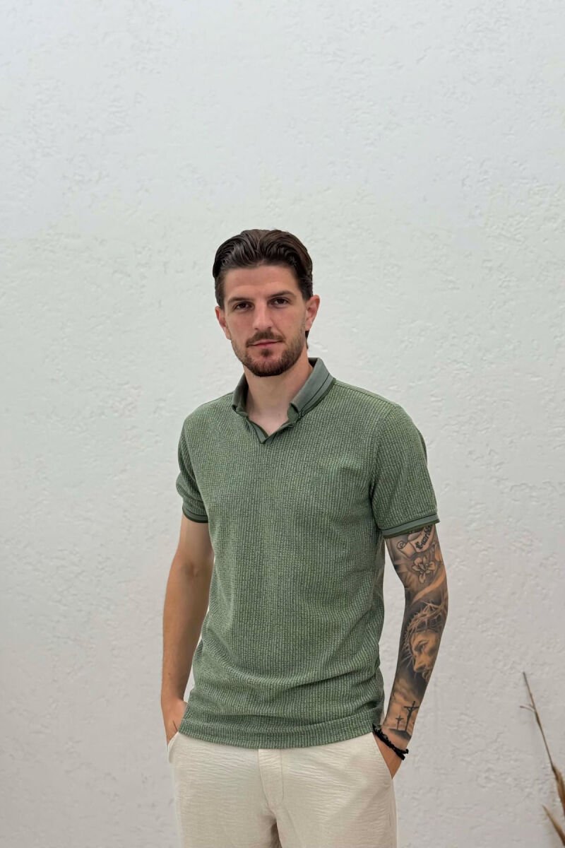 T-SHIRT ME DIZJAN DHE JAKE POLO PER MESHKUJ NE NGJYRE JESHILE - 1