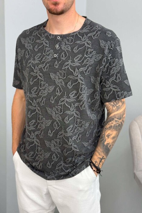 T-SHIRT ME DIZAJN ME DETAJIN E KOPSAVE PËR MESHKUJ NË NGJYRËN GRI E ERRËT - 4