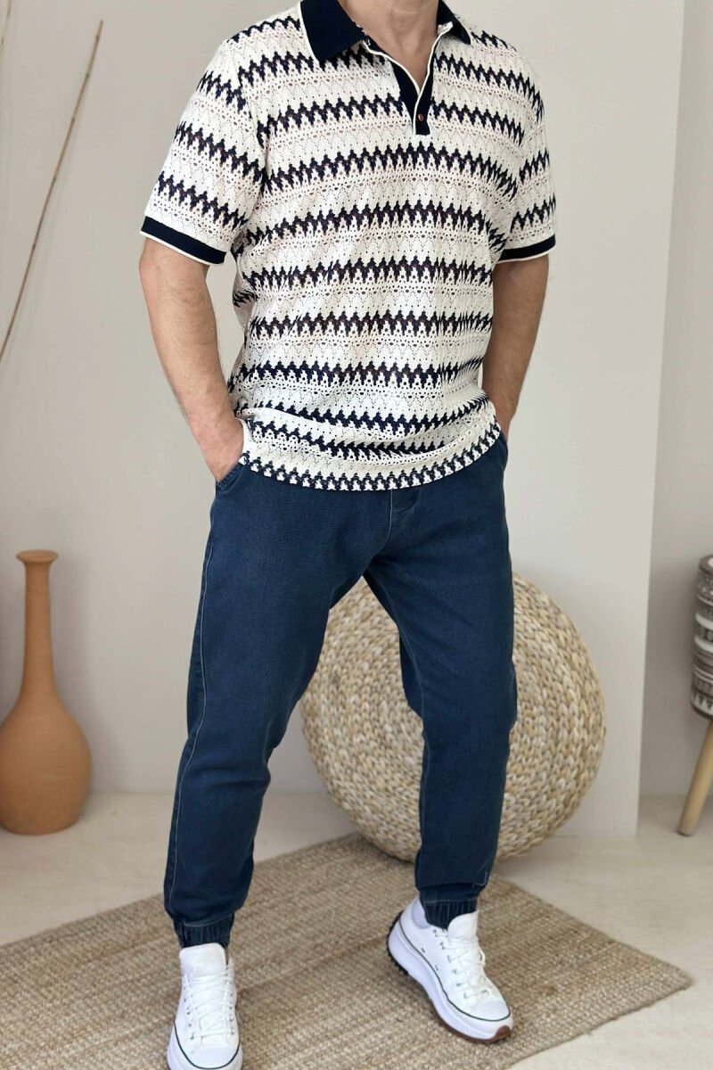 T-SHIRT ME DIZAJN ME JAKË POLO PËR MESHKUJ NË NGJYRËN KREM+BLU E ERRËT - 1