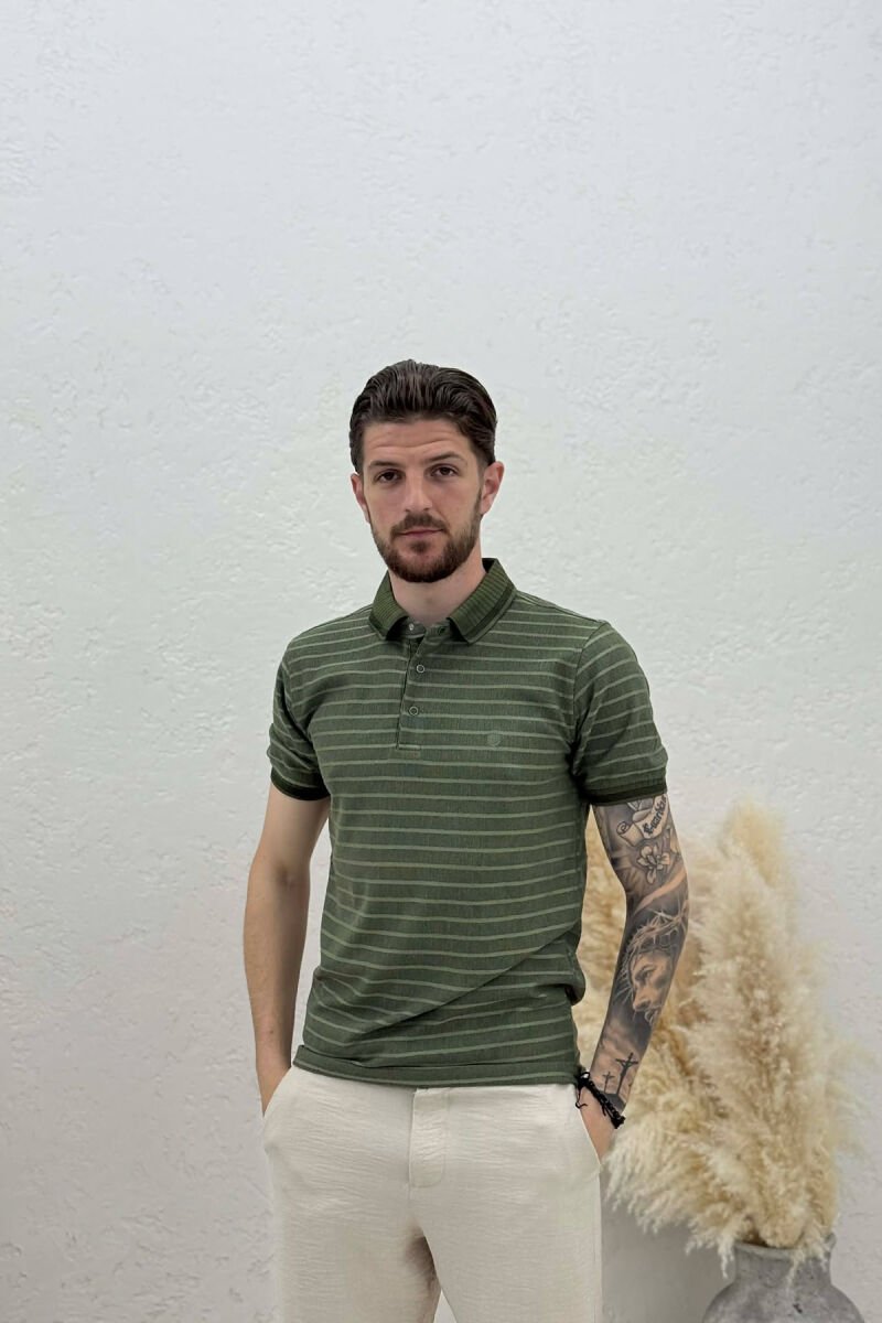 T-SHIRT ME DIZAJN ME VIJA ME JAKE POLO PER MESHKUJ NE NGJYRE JESHILE - 1