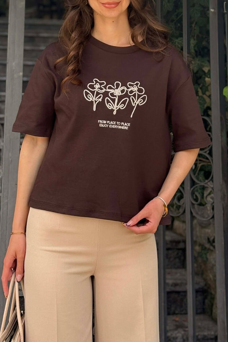 T-SHIRT ME DIZAJN PER FEMRA NE NGJYRE KAFE - 3