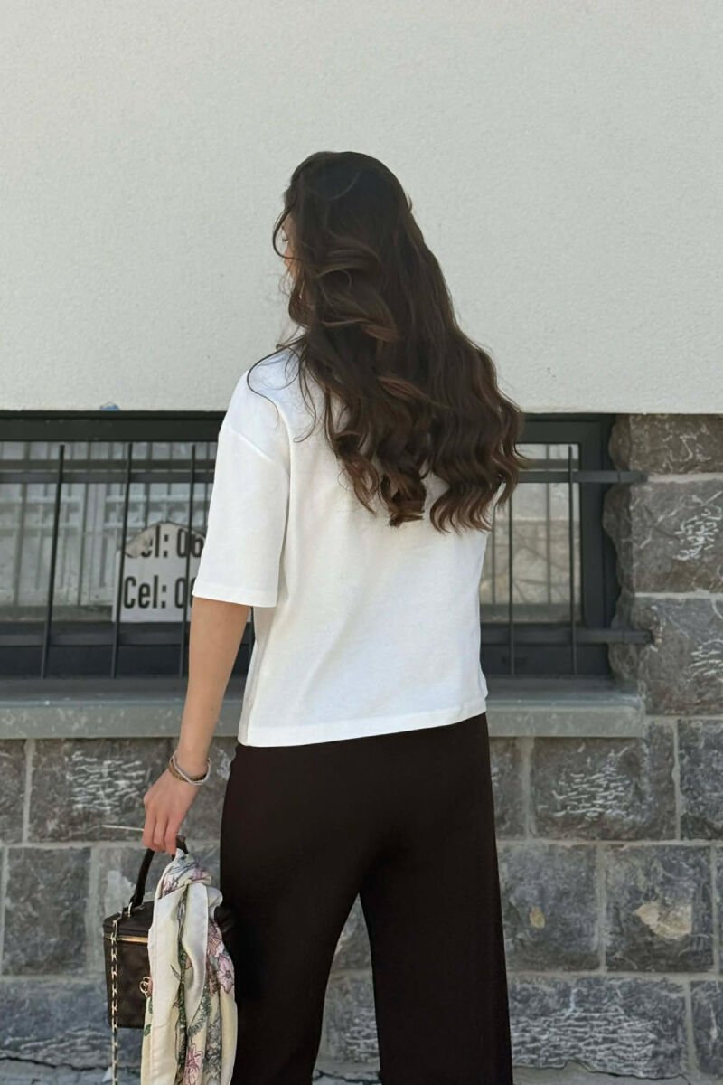 T-SHIRT ME DIZAJN PER FEMRA NE NGJYRE TE BARDHE - 4