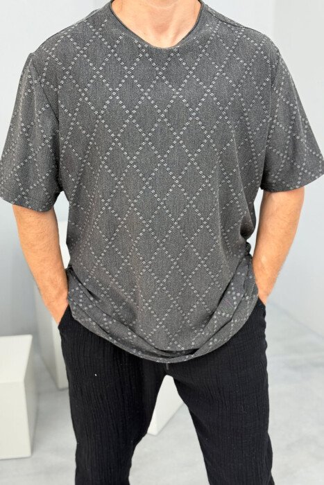 T-SHIRT ME DIZAJN TË THJESHTË PËR MESHKUJ NË NGJYRËN GRI E ERRËT - 2