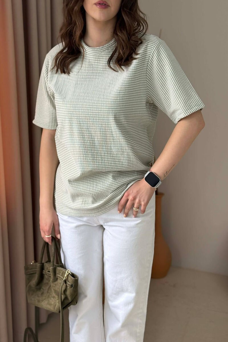 T-SHIRT ME DIZJAN VIJASH PER FEMRA NE NGJYRE MENTE+ 6 PALE ÇORAPE DHURATE - 4