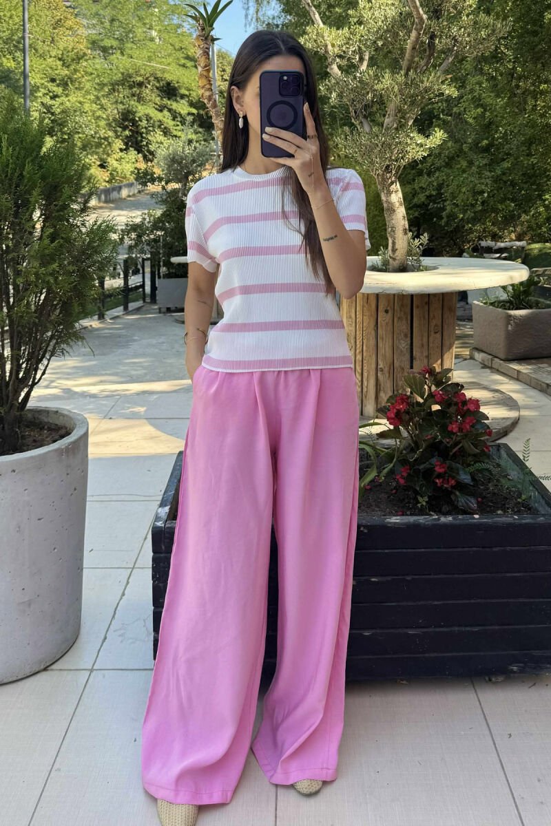 T-SHIRT ME DIZAJNIN E VIJAVE PËR FEMRA NË NGJYRËN TE BARDHE DHE ROZE - 2